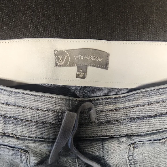 Wit & Wisdom Light Blue Distressed Jeans - Picture 4 of 7